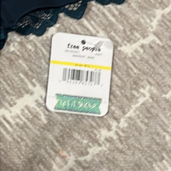 free people ~ intimately ~ scalloped lace bando bra ~ deepest jade color ~ m/l - Picture 7 of 10